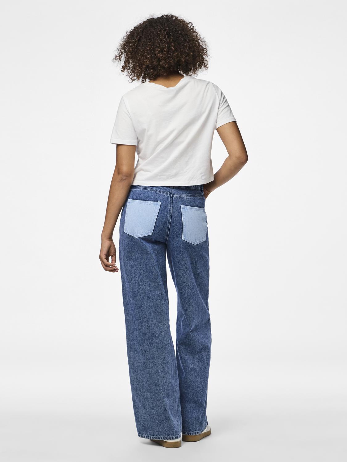 model_shot-back